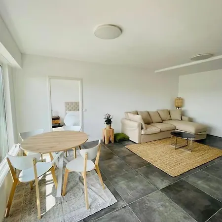 Refined 1br Retreat In Apartman Luxemburg