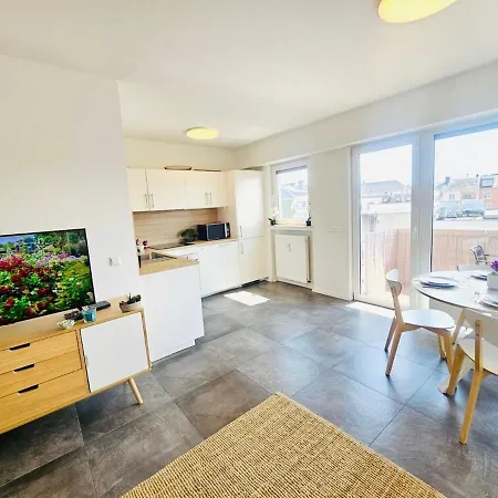 Apartman Refined 1br Retreat In