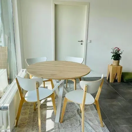 Apartman Refined 1br Retreat In