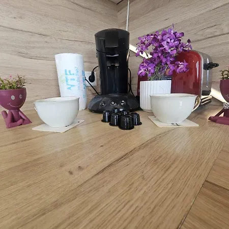 Apartman Refined 1br Retreat In